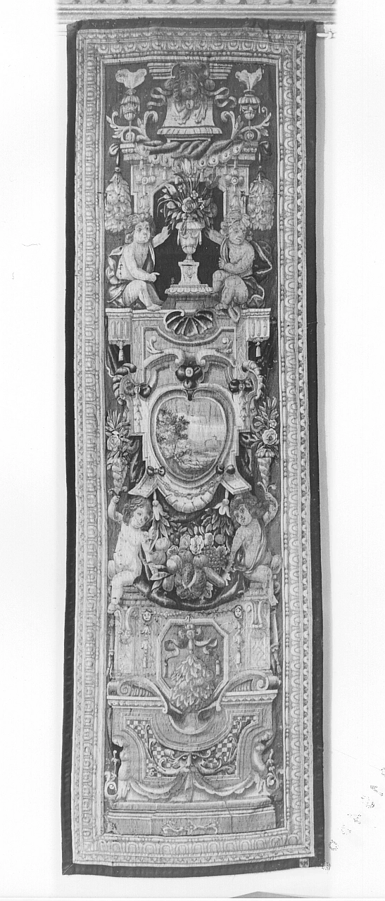 Arazzo con elementi decorativi a candelabra - Palazzo Medici Riccardi, Firenze